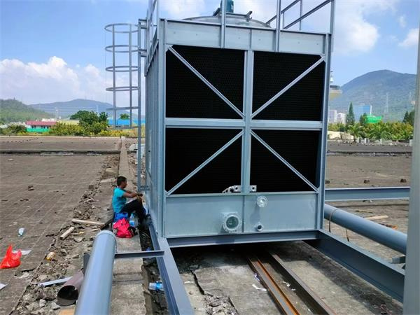 玻璃鋼冷卻塔外殼選擇的注意事項,玻璃鋼冷卻塔是干什么用的